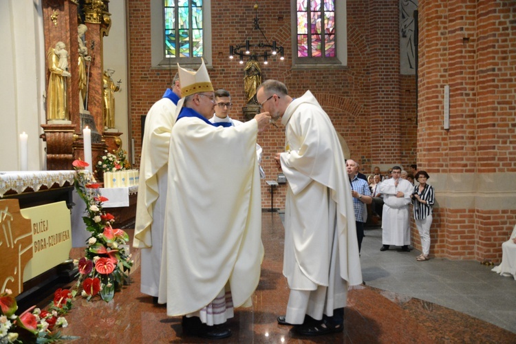 Jubileuszowa pielgrzymka dekanalna w odpust Matki Bożej Opolskiej