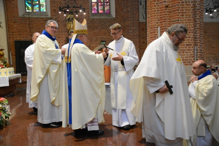 Jubileuszowa pielgrzymka dekanalna w odpust Matki Bożej Opolskiej