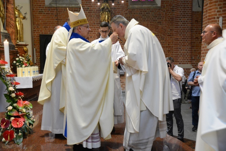 Jubileuszowa pielgrzymka dekanalna w odpust Matki Bożej Opolskiej