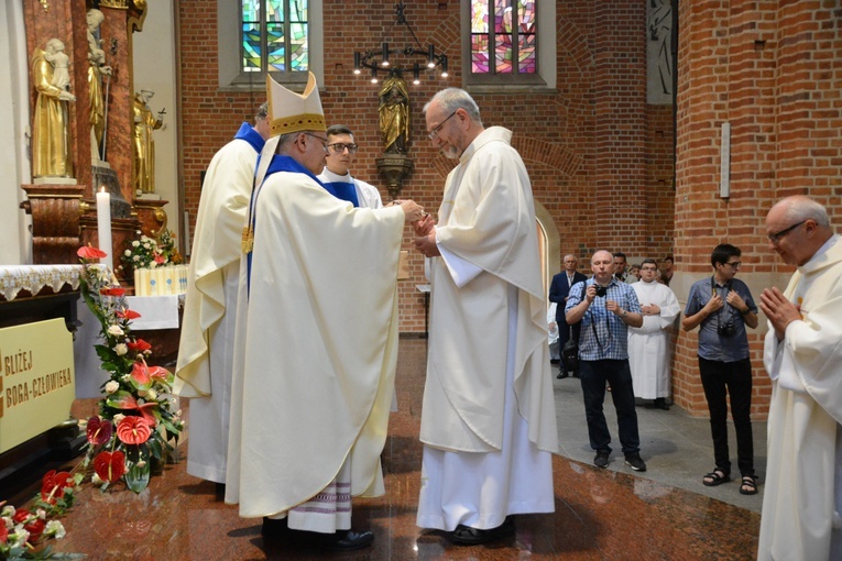 Jubileuszowa pielgrzymka dekanalna w odpust Matki Bożej Opolskiej