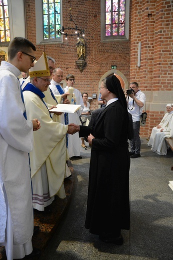 Jubileuszowa pielgrzymka dekanalna w odpust Matki Bożej Opolskiej