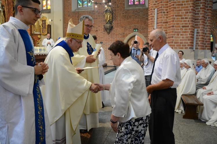 Jubileuszowa pielgrzymka dekanalna w odpust Matki Bożej Opolskiej