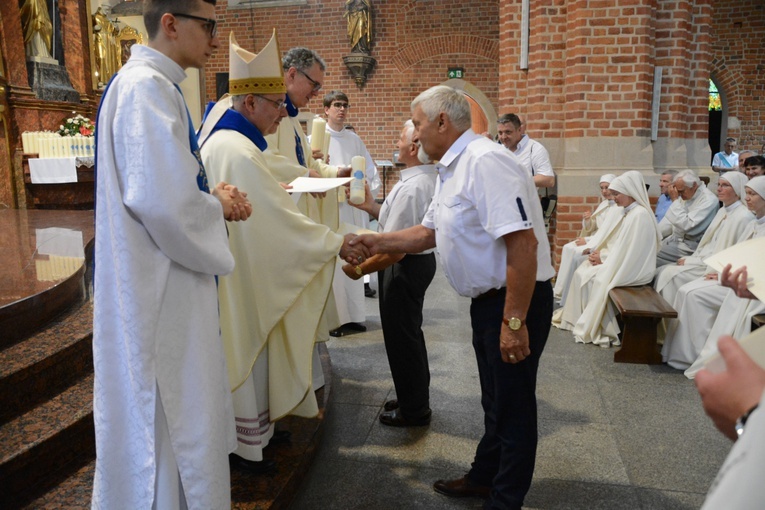 Jubileuszowa pielgrzymka dekanalna w odpust Matki Bożej Opolskiej