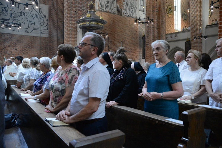 Jubileuszowa pielgrzymka dekanalna w odpust Matki Bożej Opolskiej