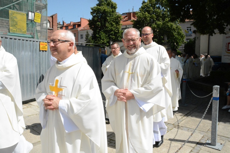 Jubileuszowa pielgrzymka dekanalna w odpust Matki Bożej Opolskiej