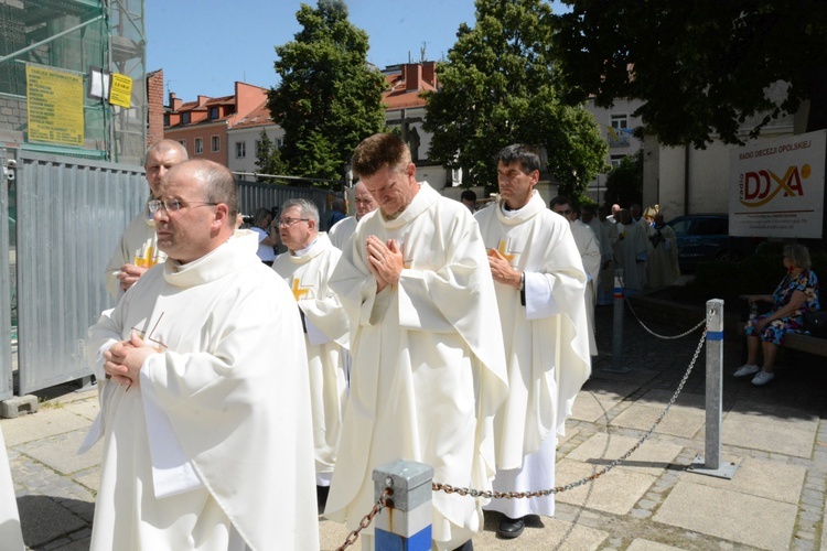 Jubileuszowa pielgrzymka dekanalna w odpust Matki Bożej Opolskiej