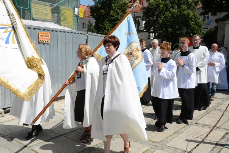 Jubileuszowa pielgrzymka dekanalna w odpust Matki Bożej Opolskiej