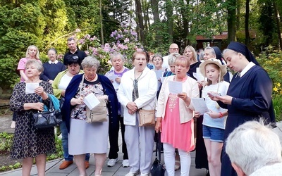 Zrozumieć, kim jest Matka i Wychowawczyni z Szensztatu