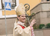 Bp W. Krywicki: Obecnie nie ma warunków dla przyjazdu papieża na Ukrainę