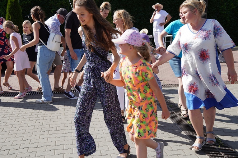 Wspólnota i radość. Rodzinny Festyn Parafialny w Smolcu