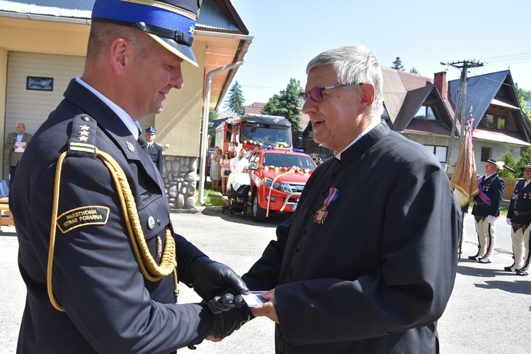 Z nowymi wozami strażackimi