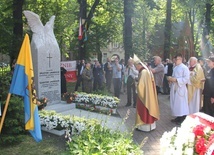 Katowice. Pomnik Orląt i Kadetów Lwowskich odsłonięty