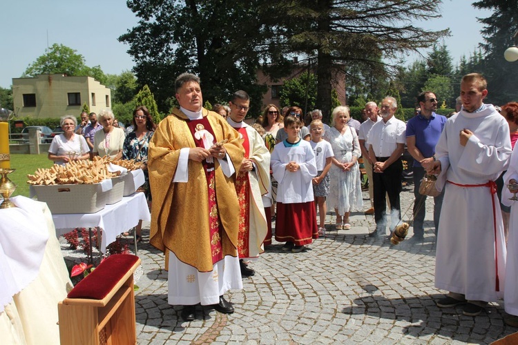 45-lecie parafii Najdroższej Krwi Pana Jezusa w Kętach-Podlesiu