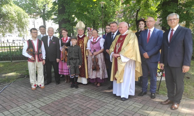 Katowice. Odsłonięto Pomnik Orląt i Kadetów Lwowskich