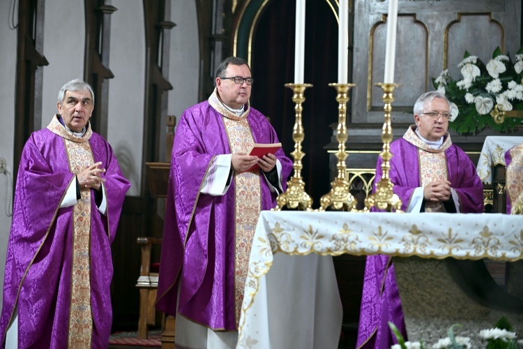 Strzegom. Pogrzeb ks. Władysława Janickiego [zdjęcia]