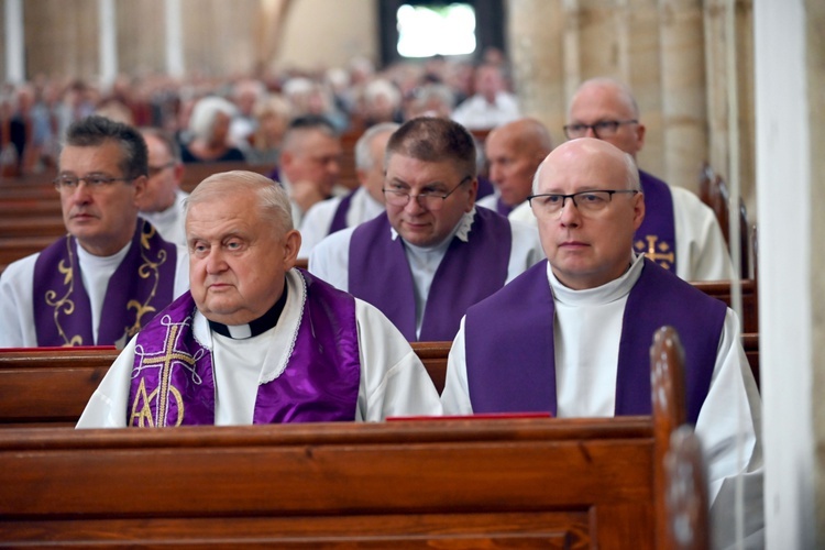 Strzegom. Pogrzeb ks. Władysława Janickiego [zdjęcia]