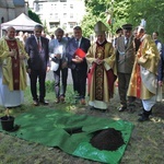 Katowice. Abp Mokrzycki święci pomnik orląt i kadetów lwowskich