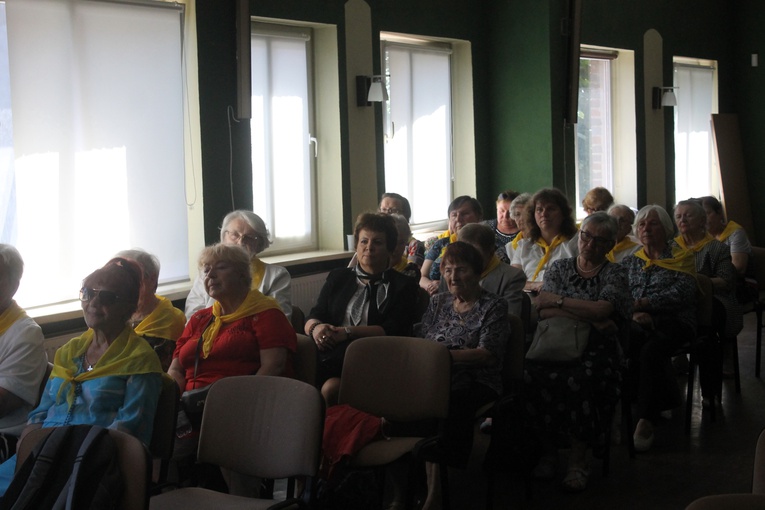 Modlą się w papieskich intencjach 