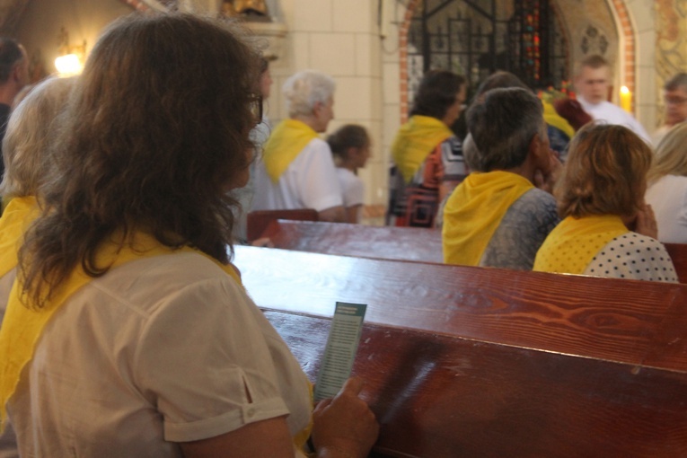 Modlą się w papieskich intencjach 