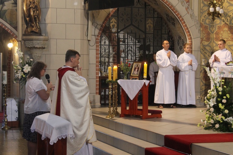 Modlą się w papieskich intencjach 