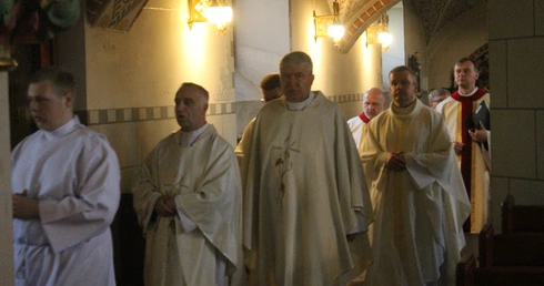 Modlą się w papieskich intencjach 