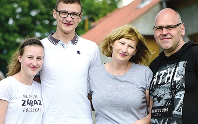 Marysia, Janek, Ania i Sławek Słomkowscy (od lewej).