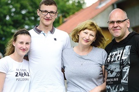 Marysia, Janek, Ania i Sławek Słomkowscy (od lewej).