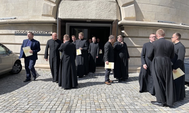 AKTUALIZACJA. Zmiany personalne w parafiach według dekanatów 