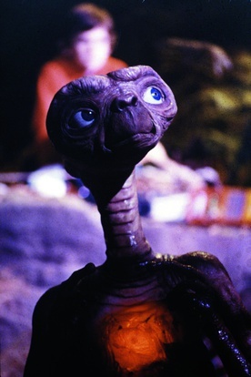 Bohater filmu „E.T.” Stevena Spielberga  z 1982 roku.