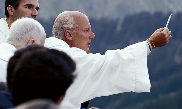 Film przypomina o tym, że Eucharystia jest największym cudem dziejącym się podczas każdej Mszy św.