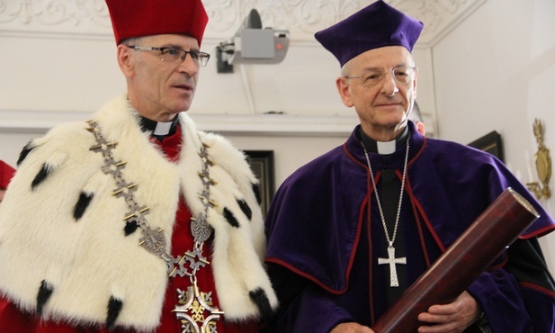 Prałat prałatury personalnej Opus Dei honorowym doktorem PWT
