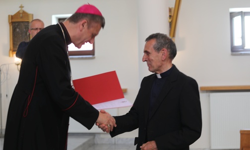 Ks. Stefan Sputek, emerytowany proboszcz z parafii św. Jerzegow Cieszynie.