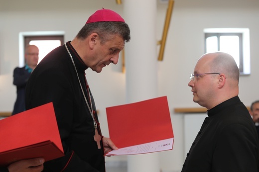 Księża diecezji bielsko-żywieckiej z nowymi dekretami - 2022