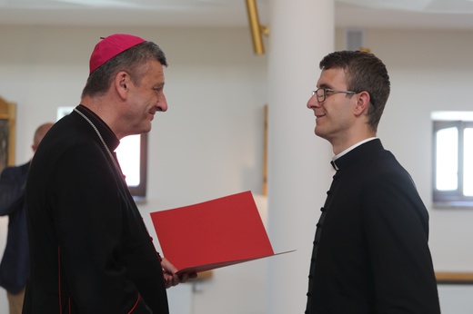 Księża diecezji bielsko-żywieckiej z nowymi dekretami - 2022