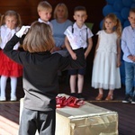 "Stokrotki" z przedszkola sióstr prezentek wystąpiły dla rodziców
