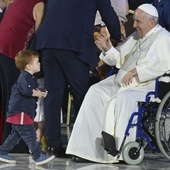 Papież: Bóg jest obecny w małżeństwie i rodzinie, nie tylko w dniu ślubu, ale przez całe życie