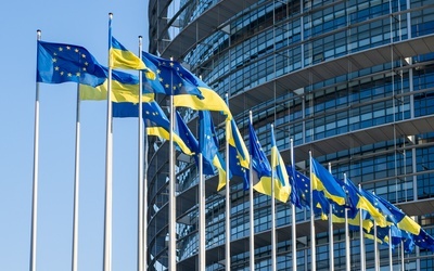 Przywódcy UE zdecydowali o przyznaniu Ukrainie i Mołdawii statusu kandydata