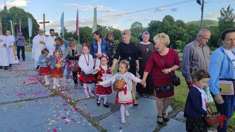 15-lecie Odnowy w Męcinie