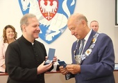 Wręczenie medali dla koszalińskich duchownych