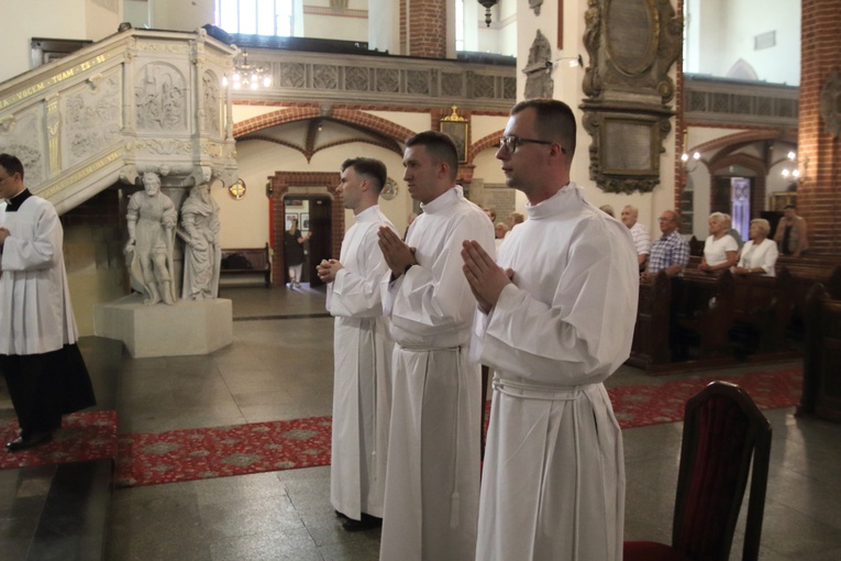 Posługa akolitatu dla kleryków