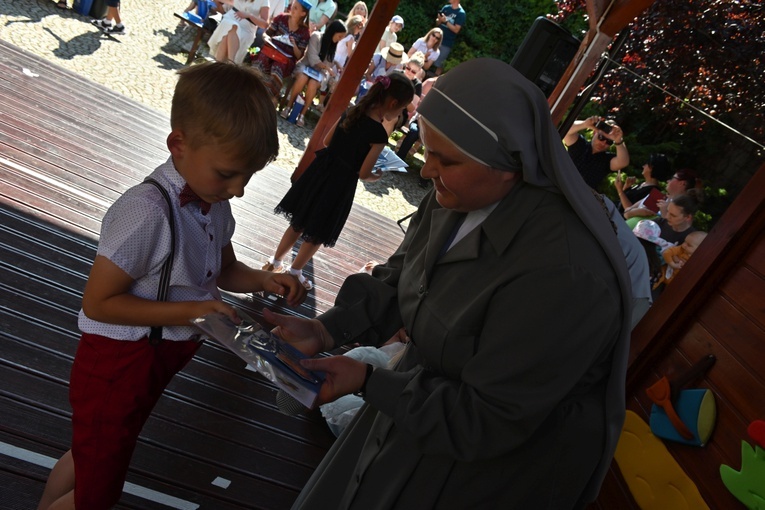 "Słoneczniki" pożegnały się z przedszkolem