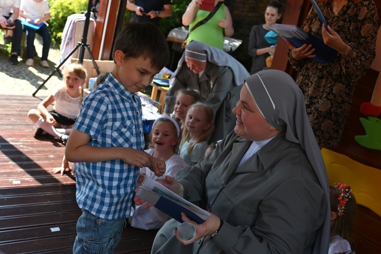 "Słoneczniki" pożegnały się z przedszkolem