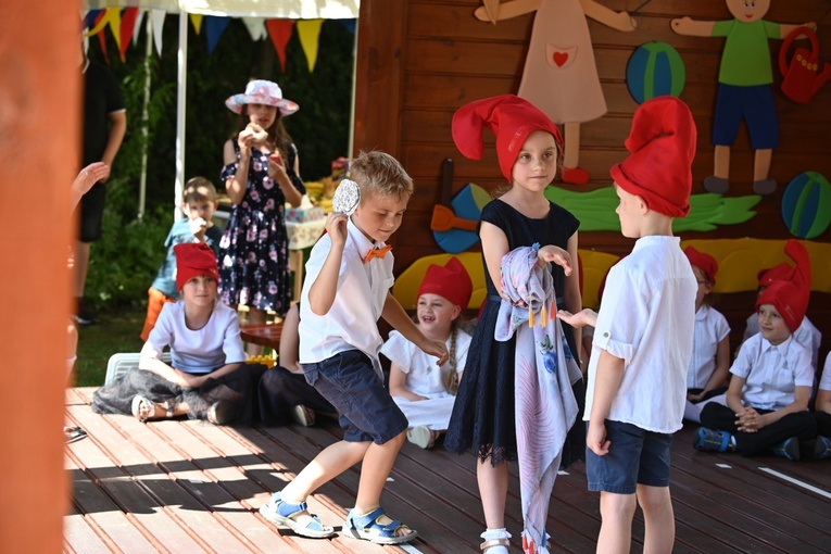 "Słoneczniki" pożegnały się z przedszkolem