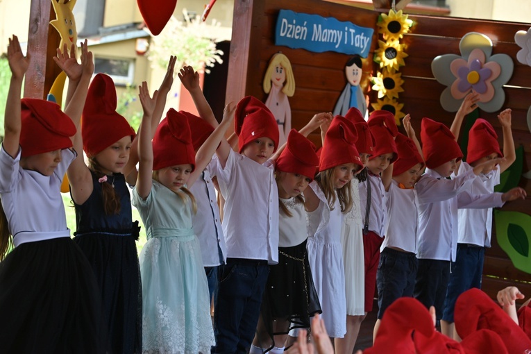 "Słoneczniki" pożegnały się z przedszkolem