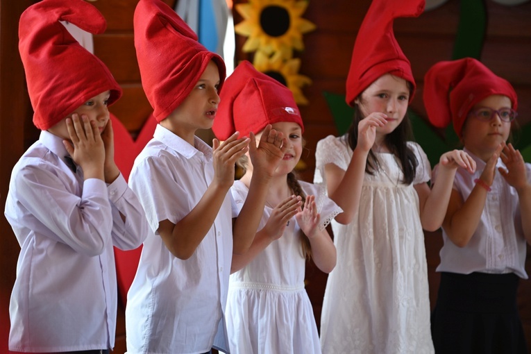 "Słoneczniki" pożegnały się z przedszkolem