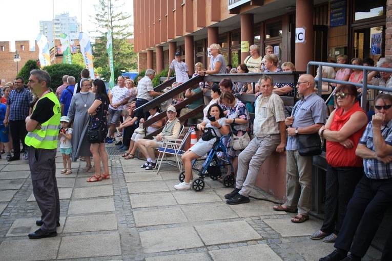 Koncert Freli i Golec uOrkiestry na rzecz opolskiej katedry