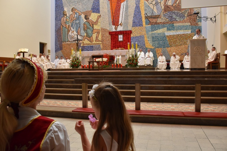 Msza św. i procesja eucharystyczna w Gdyni