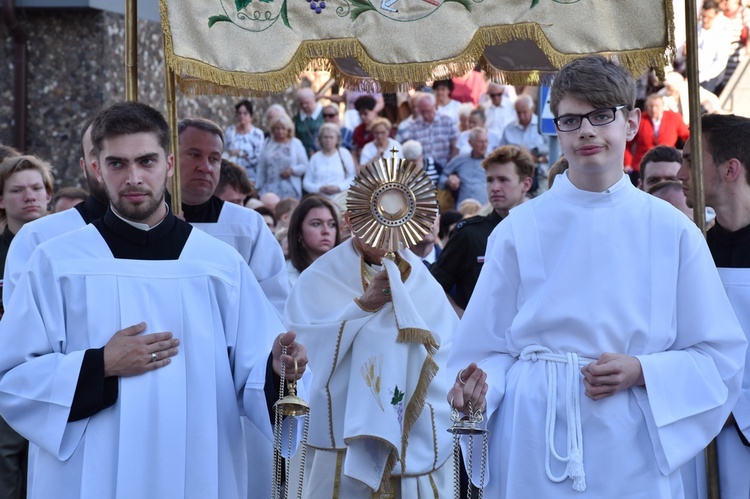 Msza św. i procesja eucharystyczna w Gdyni