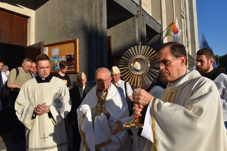 Msza św. i procesja eucharystyczna w Gdyni