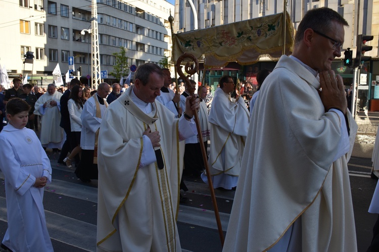 Msza św. i procesja eucharystyczna w Gdyni